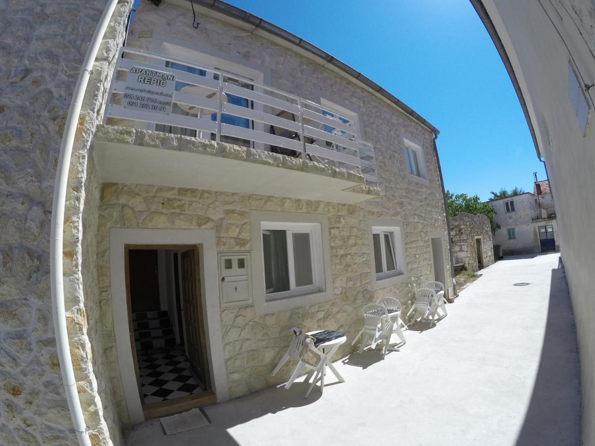 Peach Apartment'S Repic Bibinje Exterior photo